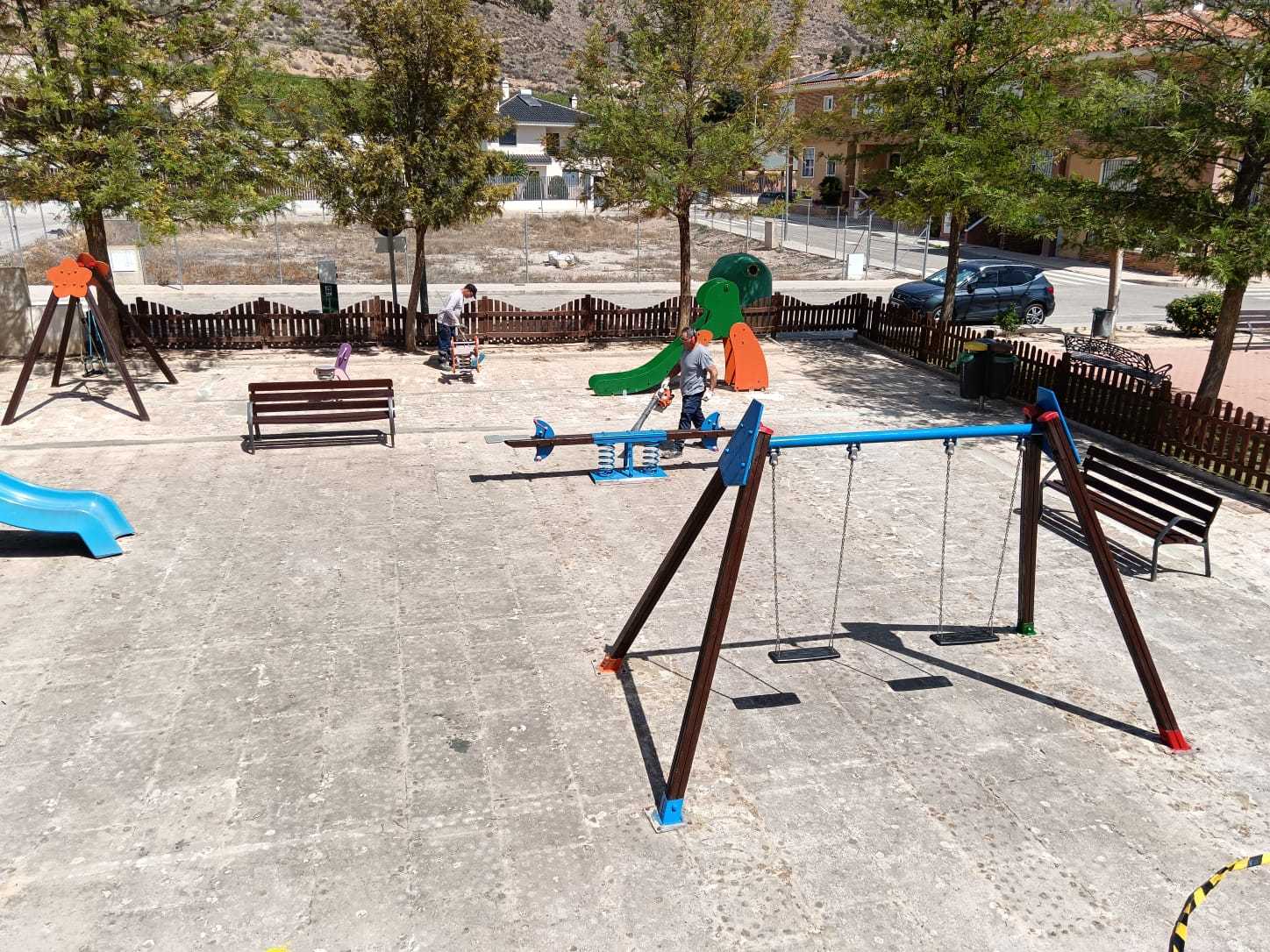 Infraestructura para reparación de equipos en cinco parques infantiles