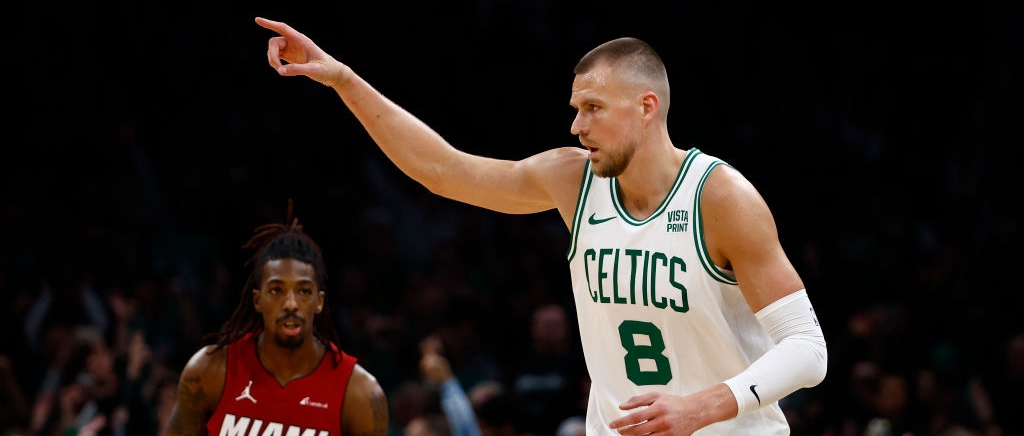 Kristaps Porzingis se perderá el quinto partido del Heat-Celtics por una lesión en la pantorrilla