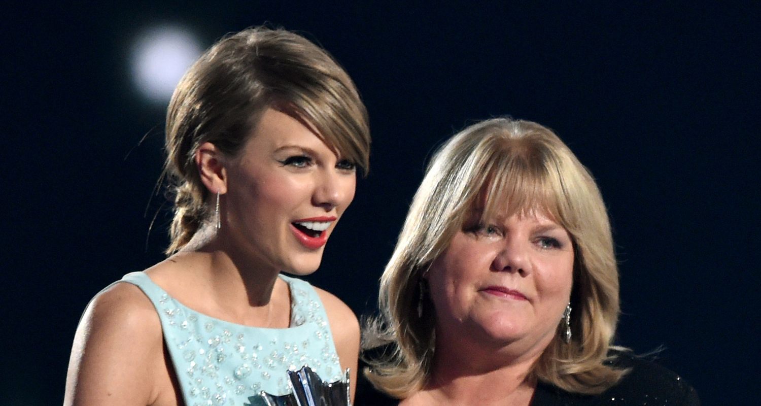 Taylor Swift luce súper linda en un video de retroceso de Pascua con su mamá Andrea