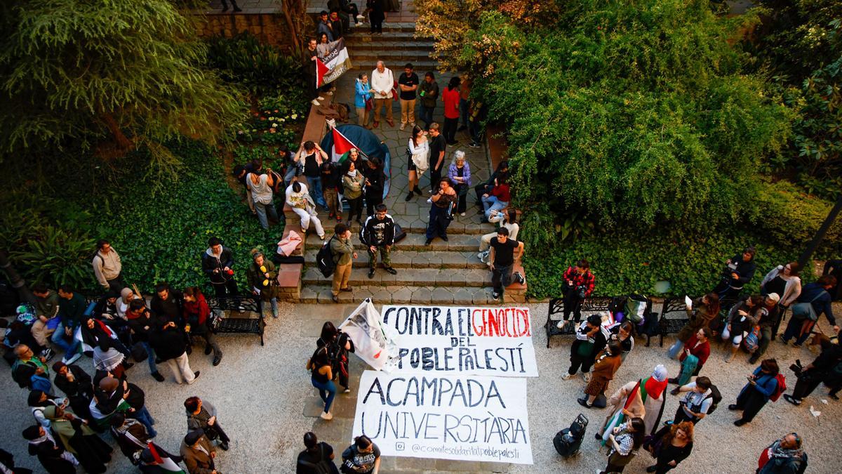 ACAMPADA PALESTINA UB |  La Junta Electoral recuerda a Mossos y UB que no se puede acampar en un colegio de votación
