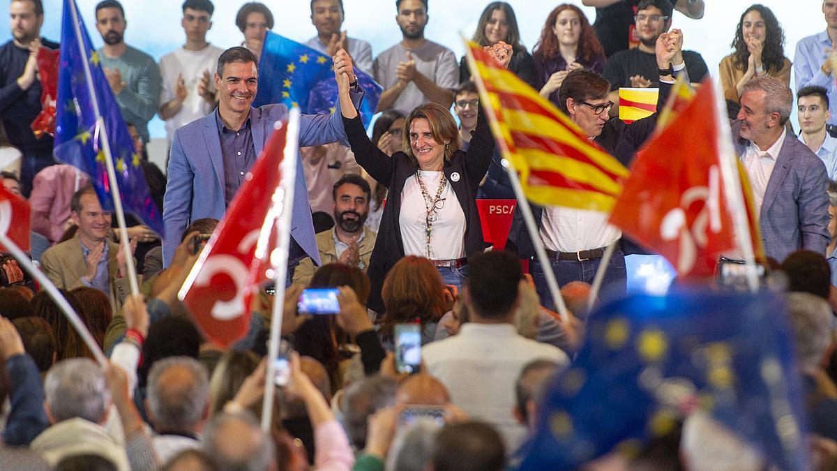 ELECCIONES 9J |  El PSOE busca darle la vuelta al plebiscito del PP en las europeas y aglutinar el voto progresista