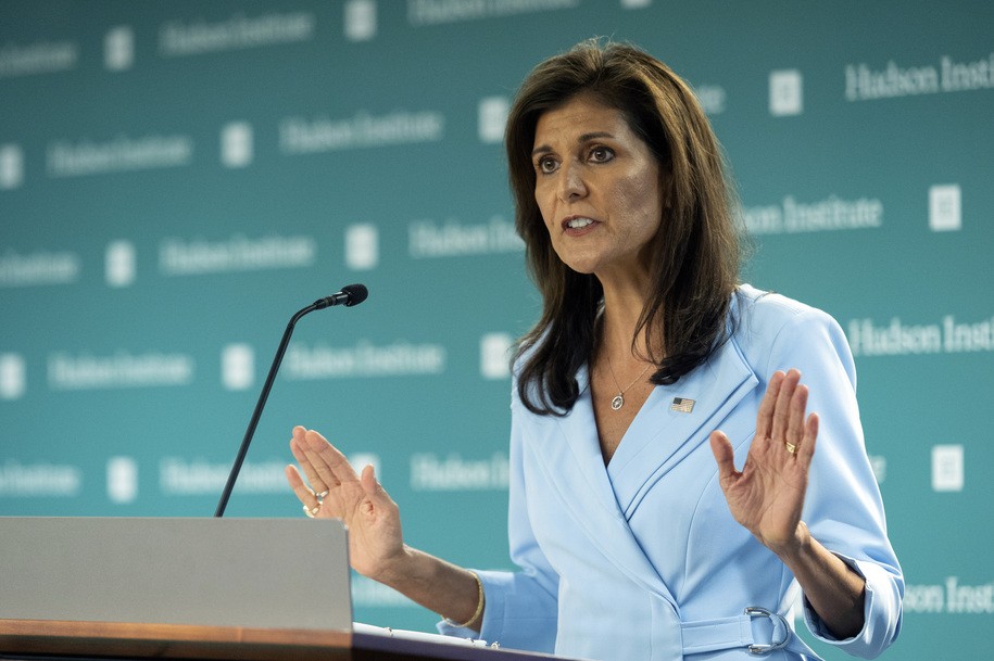 Nikki Haley respalda a Trump “inestable y desquiciado”, por supuesto