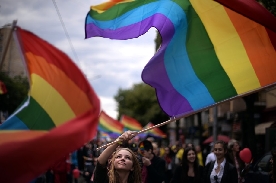 El FBI advierte sobre posibles amenazas a eventos LGBTQ+ durante el Mes del Orgullo