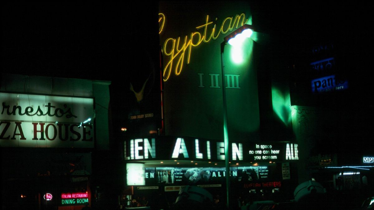 ‘Alien’ nos escuchó a todos gritar hoy hace 45 años.  Así fue el día de la inauguración