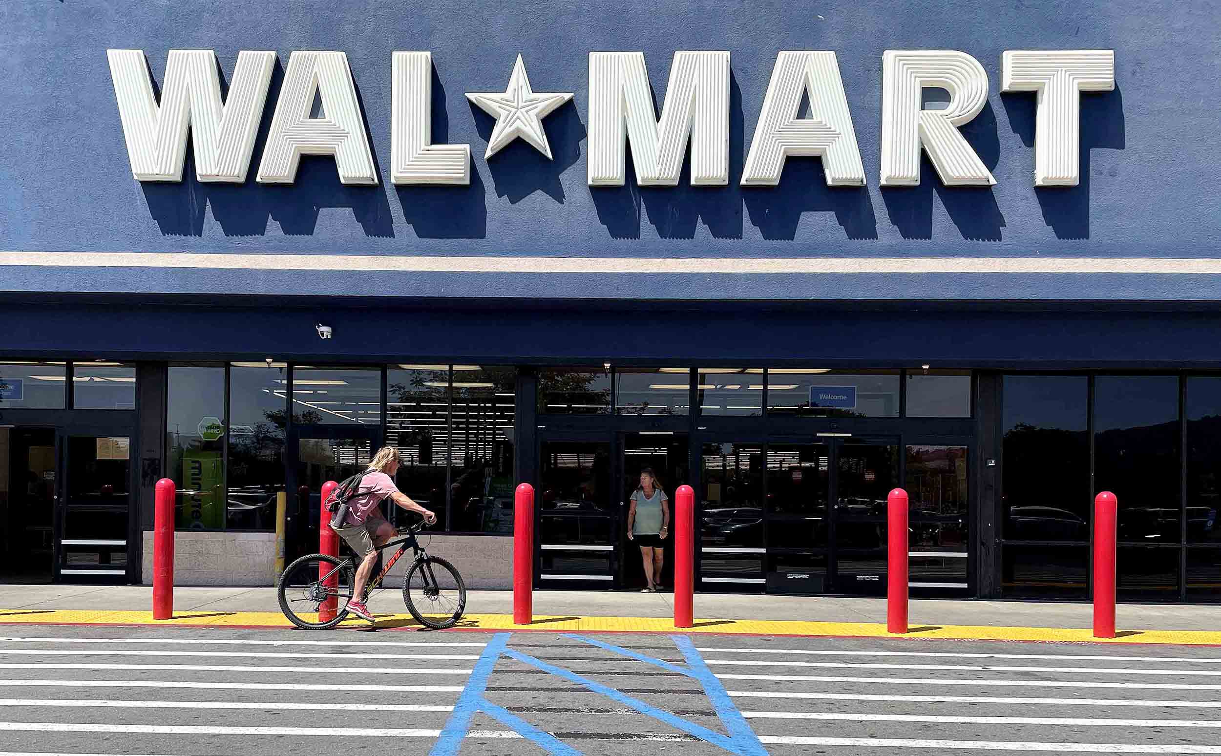 Walmart anuncia cierre de clínicas y atención virtual