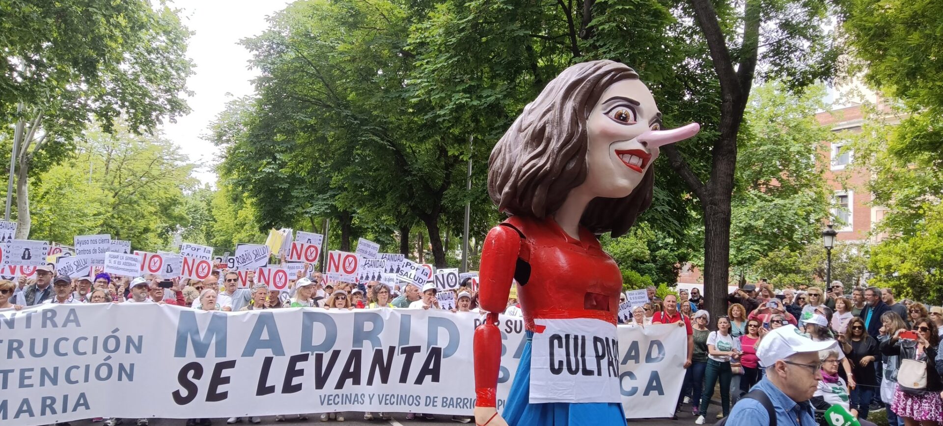 Miles de personas salen a las calles para protestar contra los recortes en la financiación de la salud ⋆ Metropolitano de Madrid
