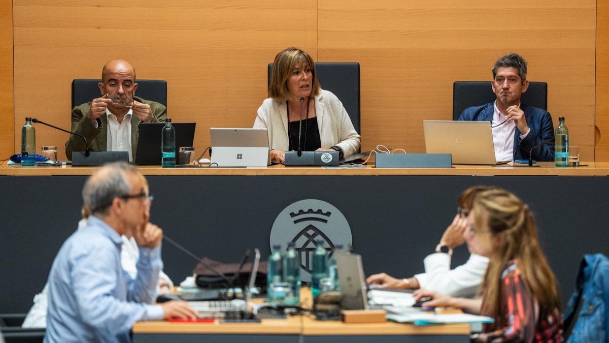 Núria Marín preside su último pleno ordinario como alcaldesa de L’Hospitalet antes de su adiós el próximo 15 de junio