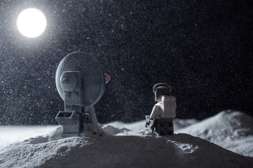 Desde Legos hasta heces humanas, aquí están las 7 cosas más extrañas que quedan en el espacio