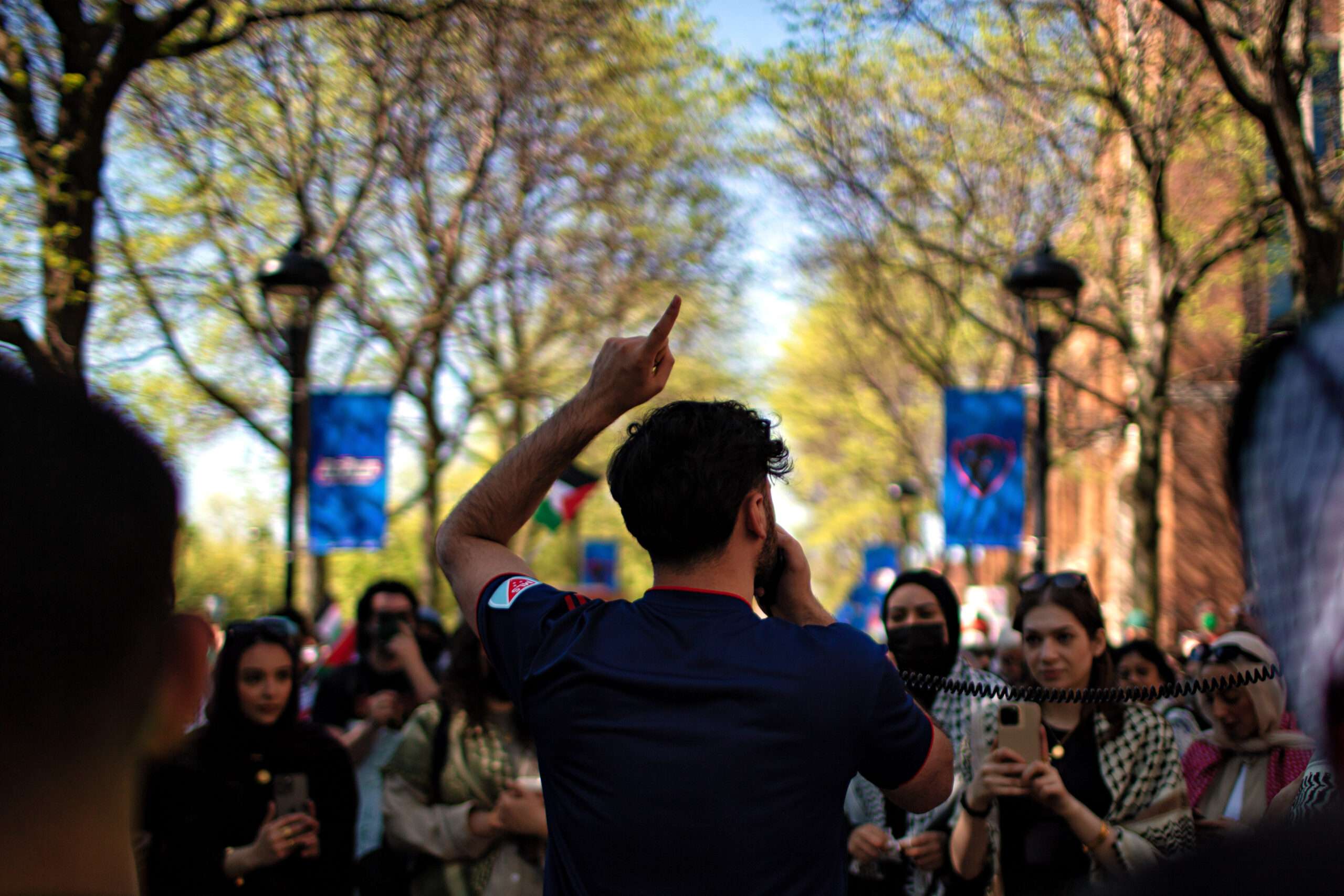 Manifestantes pro Palestina de la Universidad de Chicago solicitan diques dentales y plan B