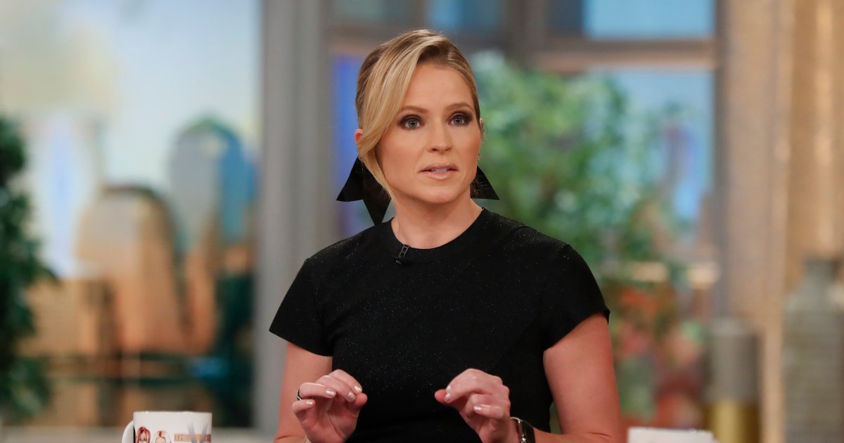 Sara Haines de The View sobre el ex coanfitrión con el que se mantiene en contacto