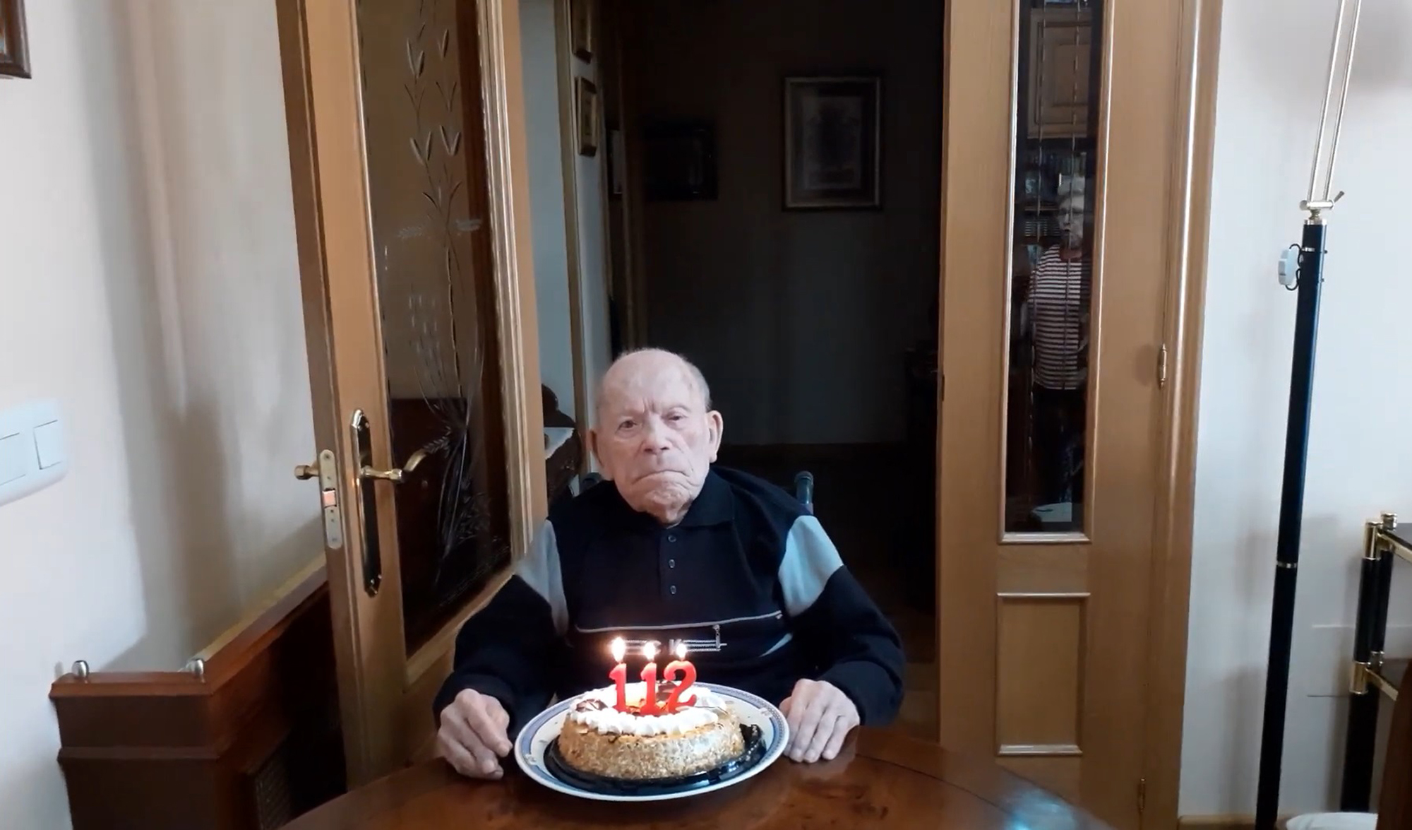 El español celebra convertirse en el hombre más viejo del mundo ⋆ Metropolitano de Madrid