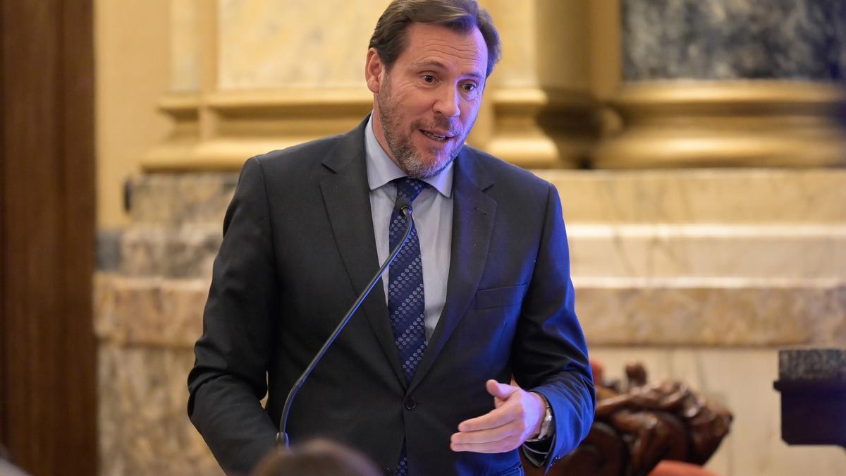 Alud de críticas a Óscar Puente por usar a SOS Desaparecidos para atacar a Dolors Montserrat