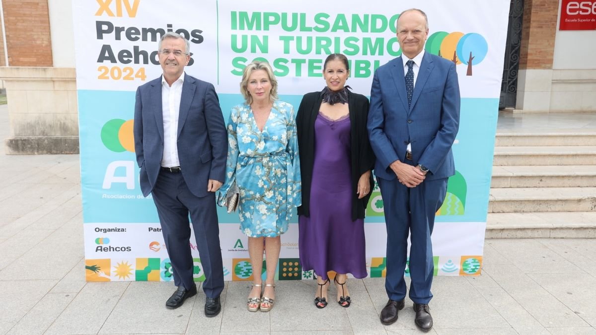 El alcalde de Estepona recibe el premio de turismo « Euro Weekly News