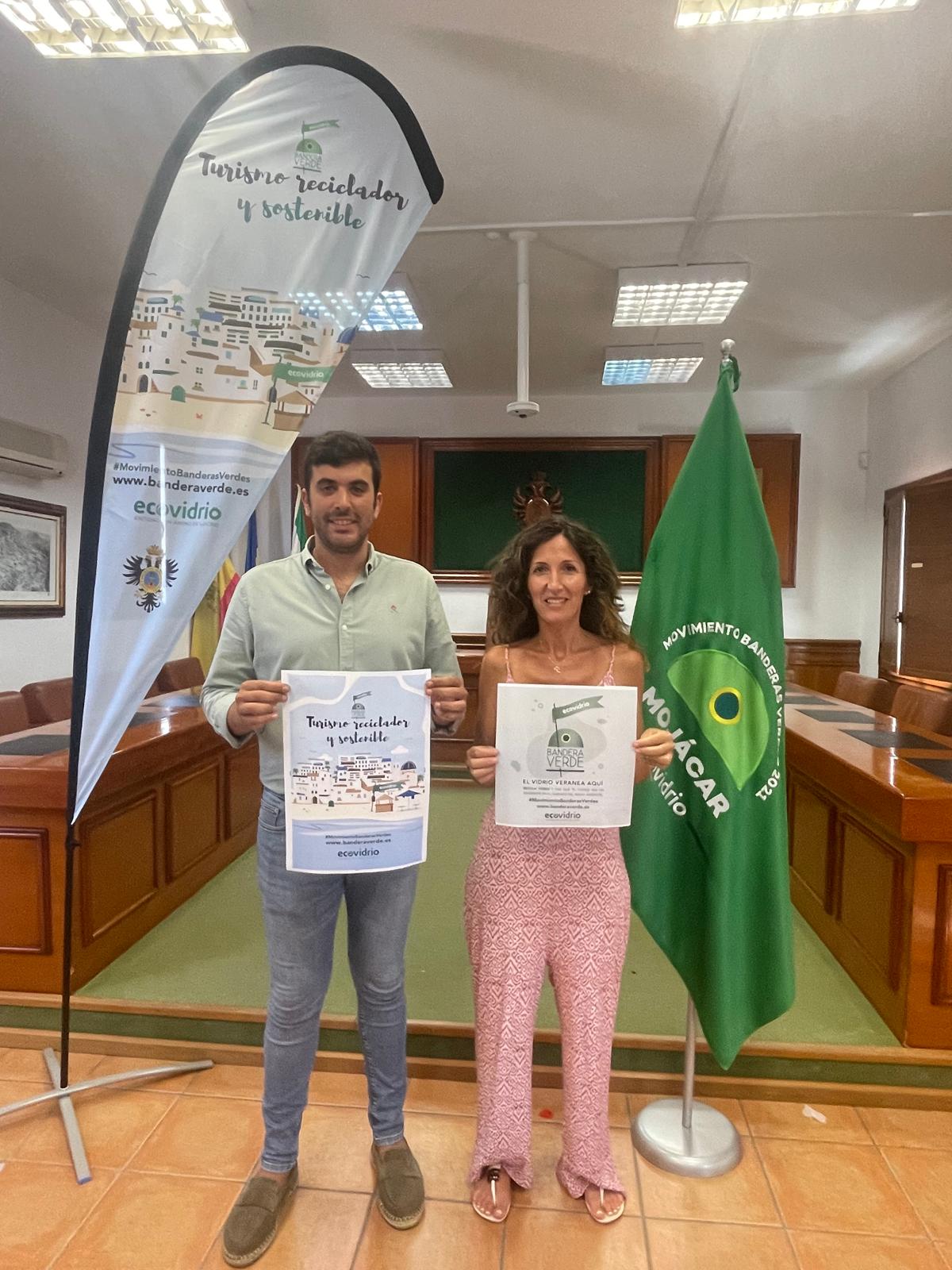 Movimiento Banderas Verdes de Mojácar para fomentar el reciclaje del vidrio
