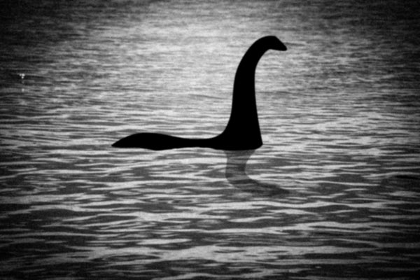 Extraña caza de microbios del ‘Monstruo del Lago Ness’ con un cuello de origami hiperextensible