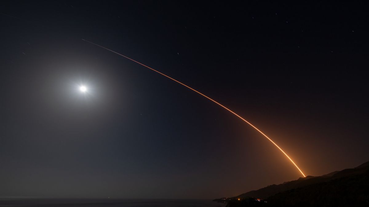 SpaceX lanzará esta noche el segundo lote de satélites espías estadounidenses de próxima generación