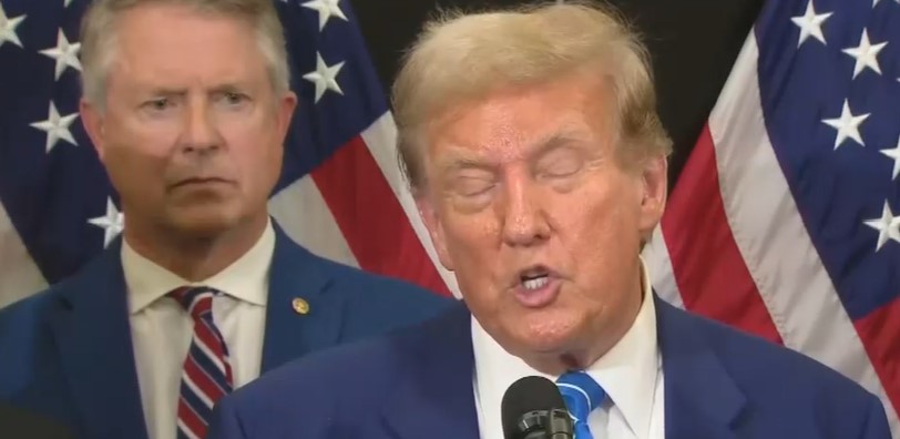 El débil y declinante Trump celebra una conferencia de prensa falsa de menos de cinco minutos sin preguntas