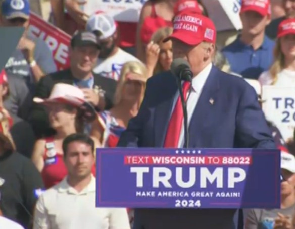 Trump intenta robar crédito para la economía de Biden en el fiasco del mitin de Wisconsin