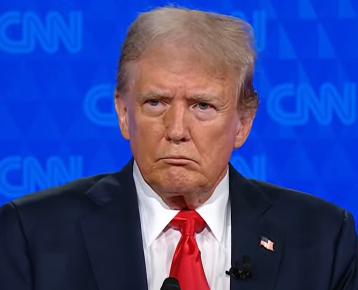 Trump bombardea a votantes indecisos en el debate