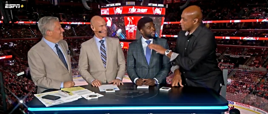 Charles Barkley apareció en el informe intermedio de la NHL de ESPN durante el segundo juego de la final de la Copa Stanley
