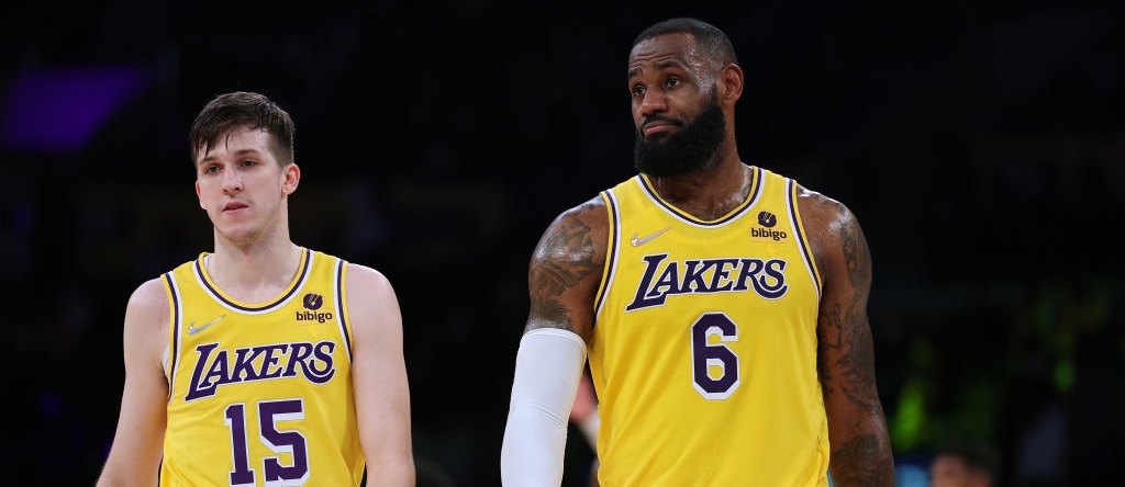 Informe: LeBron James podría aceptar menos dinero de los Lakers si eso les ayudara a conseguir a James Harden o Klay Thompson