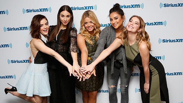 Lucy Hale habla entusiasmada con las ex coprotagonistas de ‘Pretty Little Liars’ – Hollywood Life