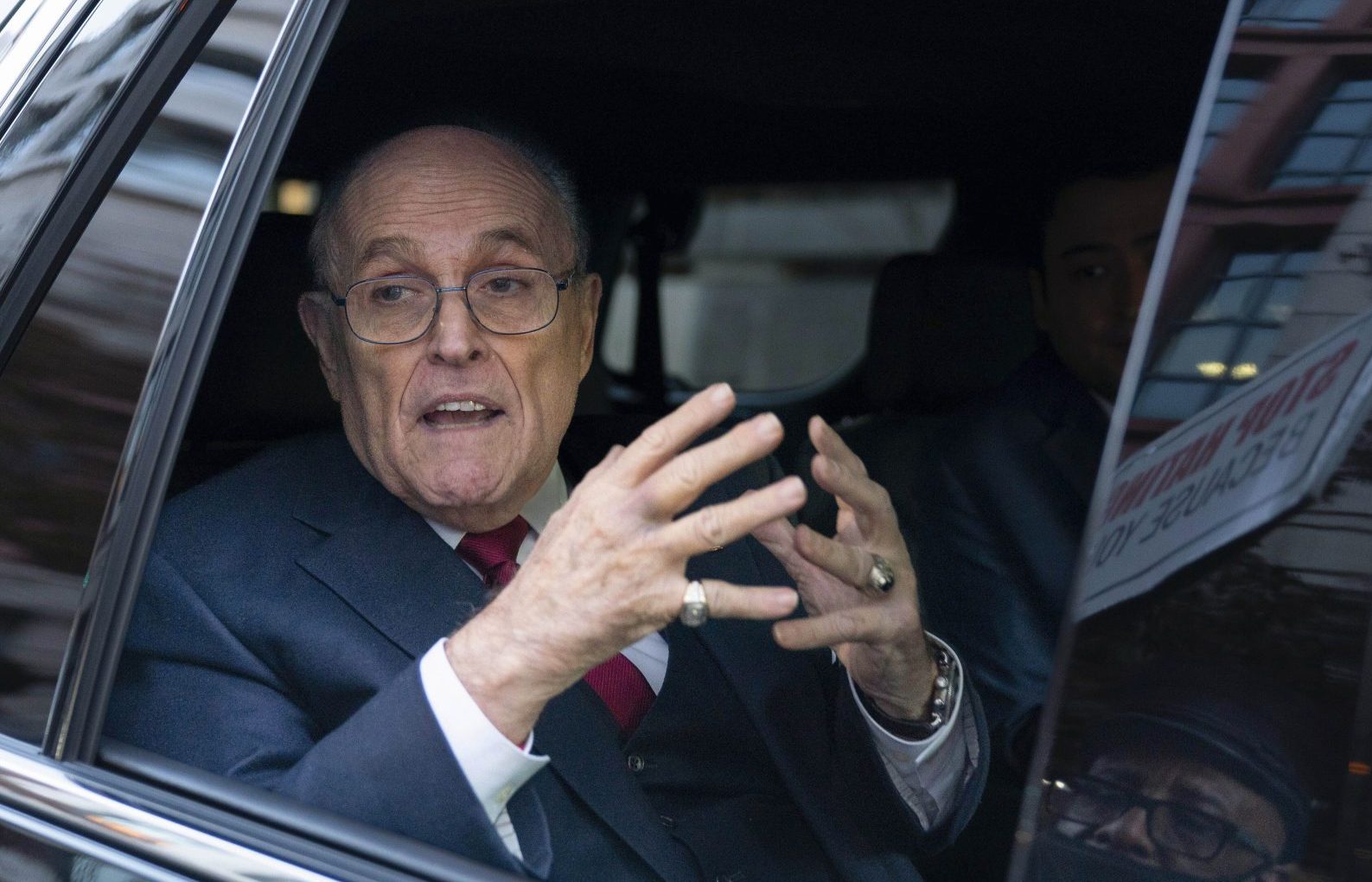 Rudy Giuliani fue inhabilitado en Nueva York por mentir sobre la derrota electoral de Trump