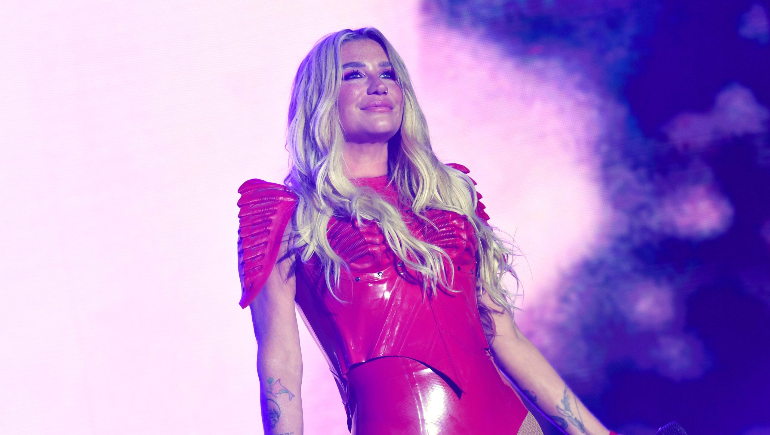 Kesha lanza su primera canción, ‘Joyride’, desde la demanda contra Dr. Luke – Hollywood Life