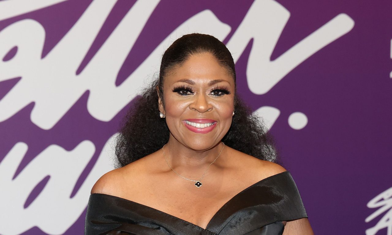 Kim Burrell se disculpa con la comunidad LGBTQ+ por su infame “jerga eclesiástica” en un sermón de 2016 (VÍDEO)