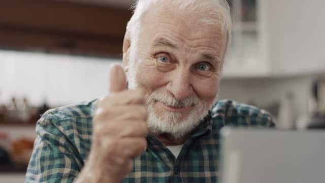 Certificados de vida requeridos por el DWP para mayores de 80 años