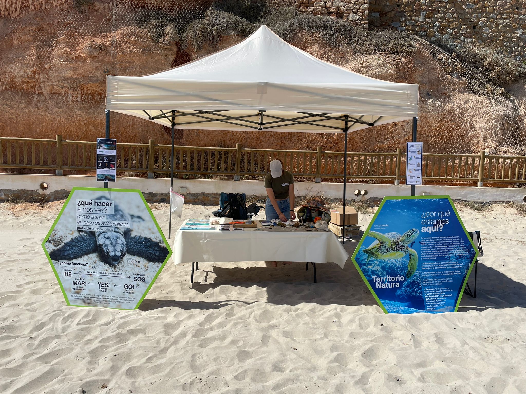 Campaña de educación ambiental en las playas de Orihuela