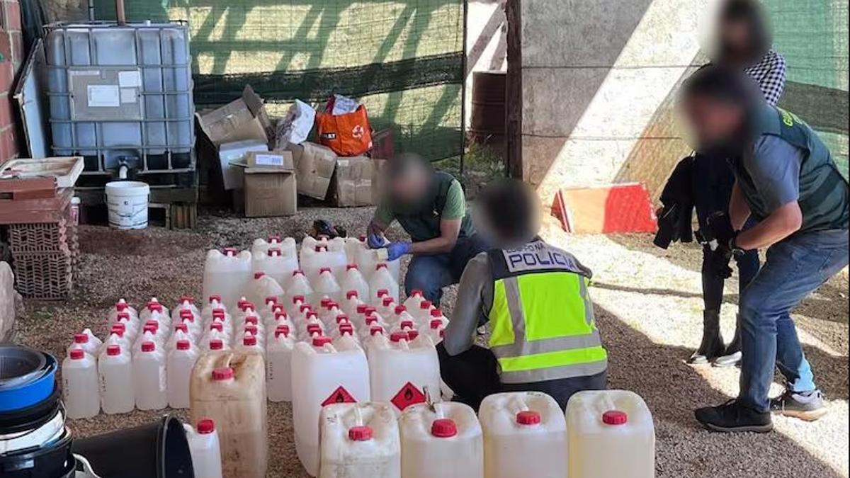 Revelado: Cómo un laboratorio de cocaína en la Costa del Sol de España extrajo la droga de cacao en polvo mezclado, carbón y café importados de Colombia