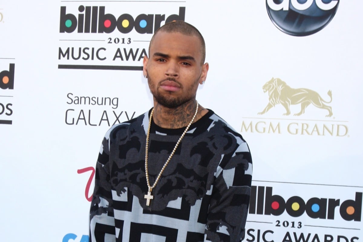 Chris Brown y su séquito enfrentan demanda de 50 millones de dólares por presunta agresión brutal a asistentes a un concierto en Texas