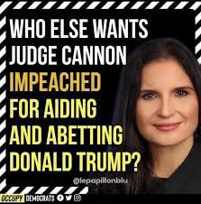 La jueza parcial e incompetente Aileen Cannon desestimó hoy el caso de los documentos robados de Trump. Trump está utilizando su fallo y el intento de asesinarlo para declarar que unir al país ahora significa excusar todas las acusaciones en su contra por violar el estado de derecho.