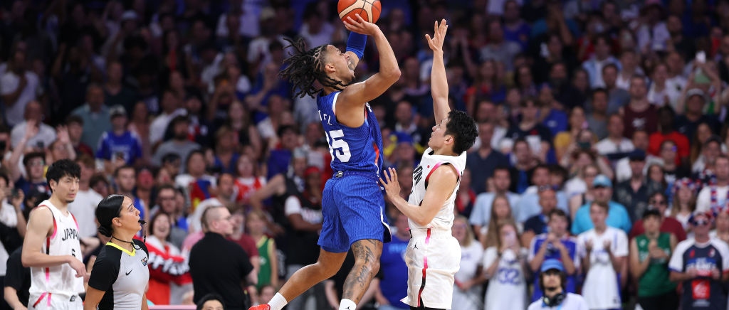 Francia se impuso en tiempo extra a Japón tras una decisión cuestionable que les permitió empatar el partido con una jugada de 4 puntos