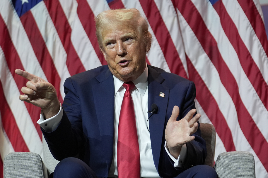 La campaña de Trump intenta culpar a los periodistas negros por el racismo de Trump