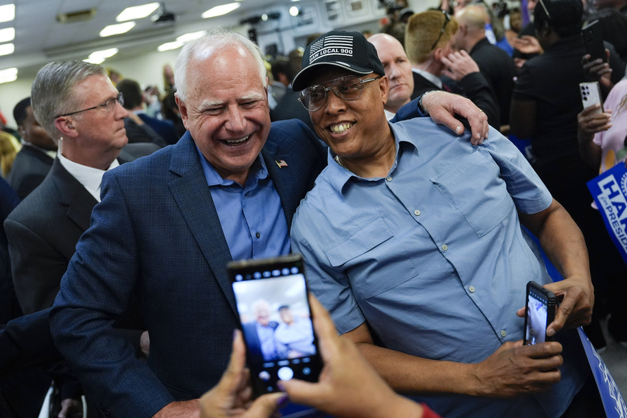 Tim Walz tiene un historial de poner a la gente por encima de la política.