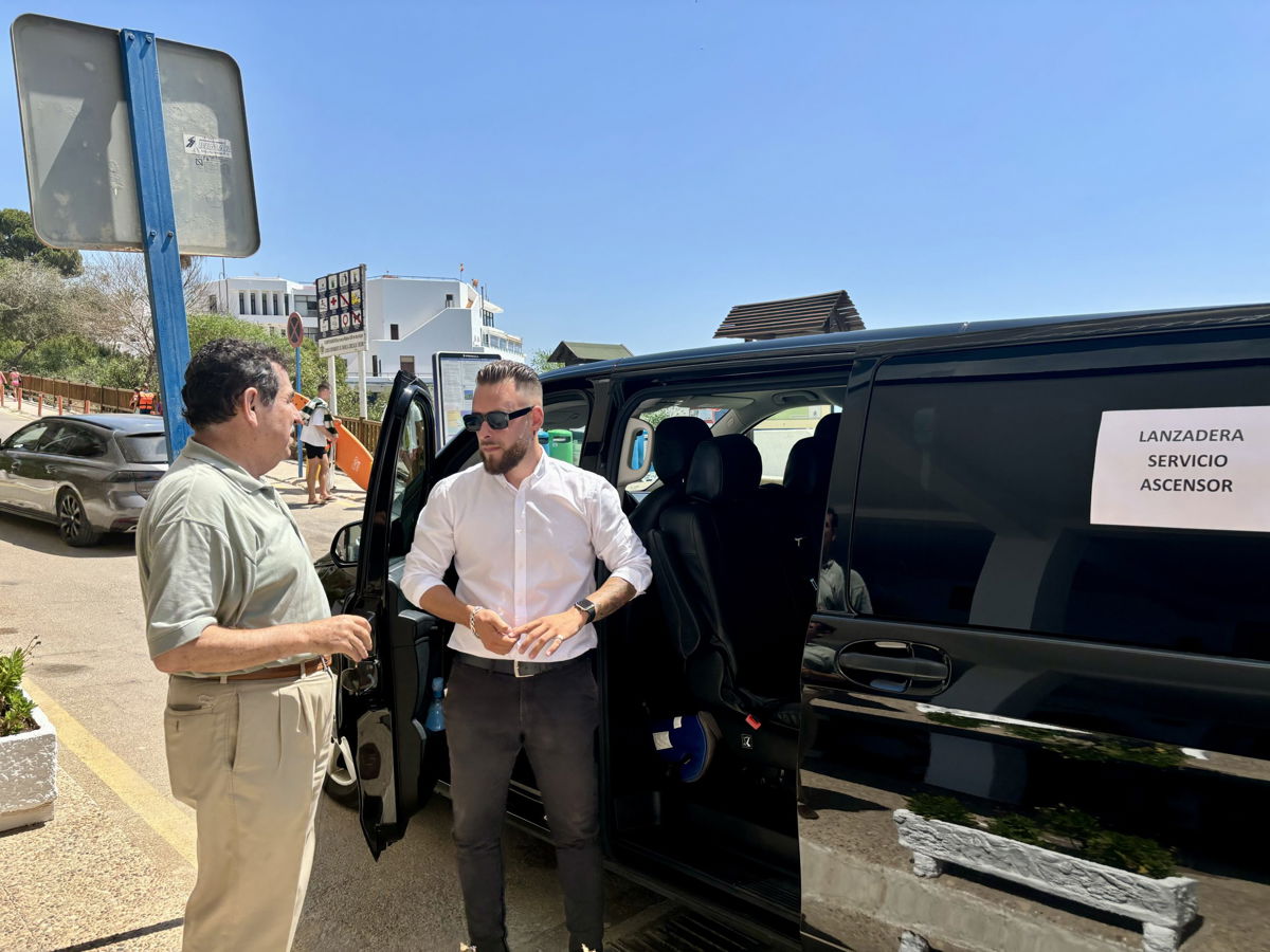 El servicio de transporte a Orihuela sufre un accidente « Euro Weekly News