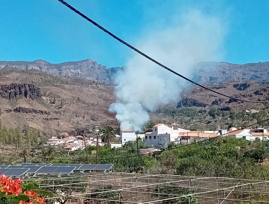 El incendio en Fataga se estabiliza aunque las condiciones meteorológicas siguen complicando las tareas • The Canary News