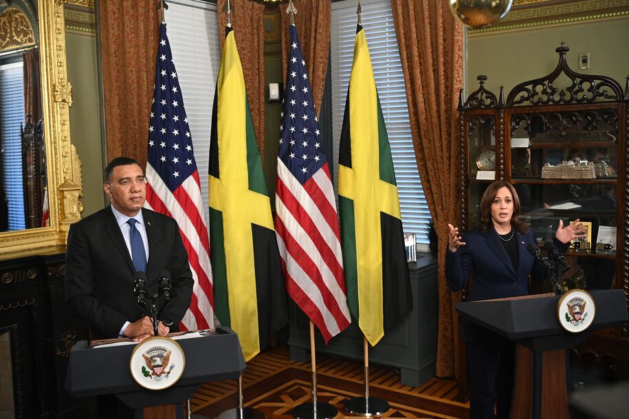 Los estadounidenses del Caribe se manifiestan por Kamala Harris