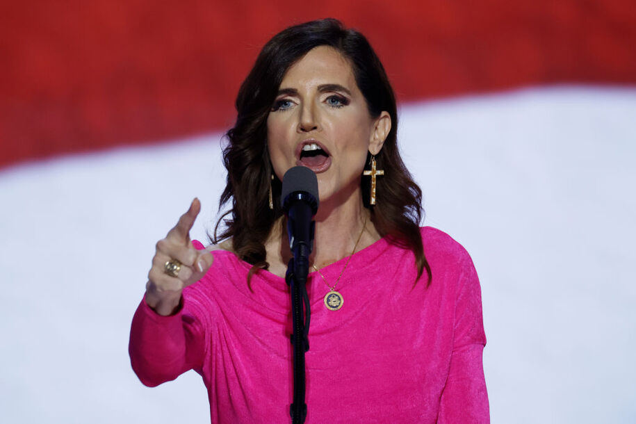 Republicano de la Cámara de Representantes afirma absurdamente que Trump “protegerá a las mujeres”