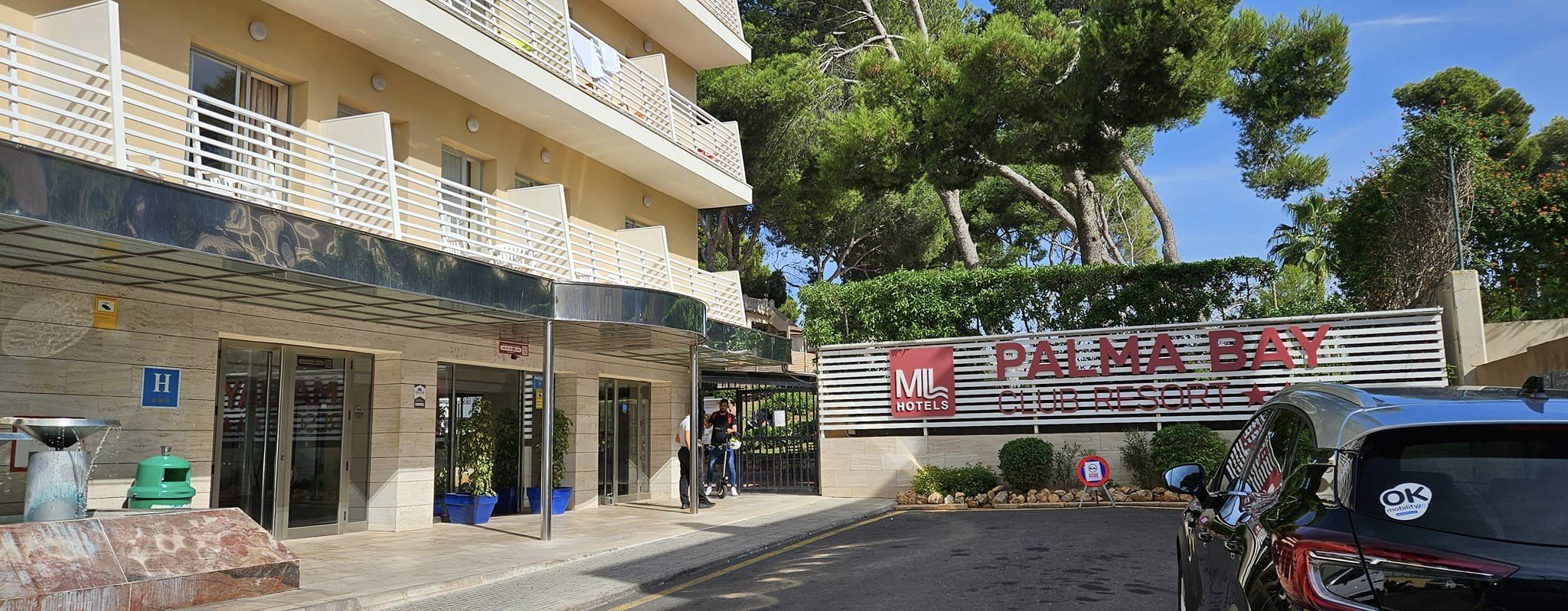 Nueve turistas holandeses detenidos en un aeropuerto de España tras “destrozar habitaciones de hotel en Mallorca”