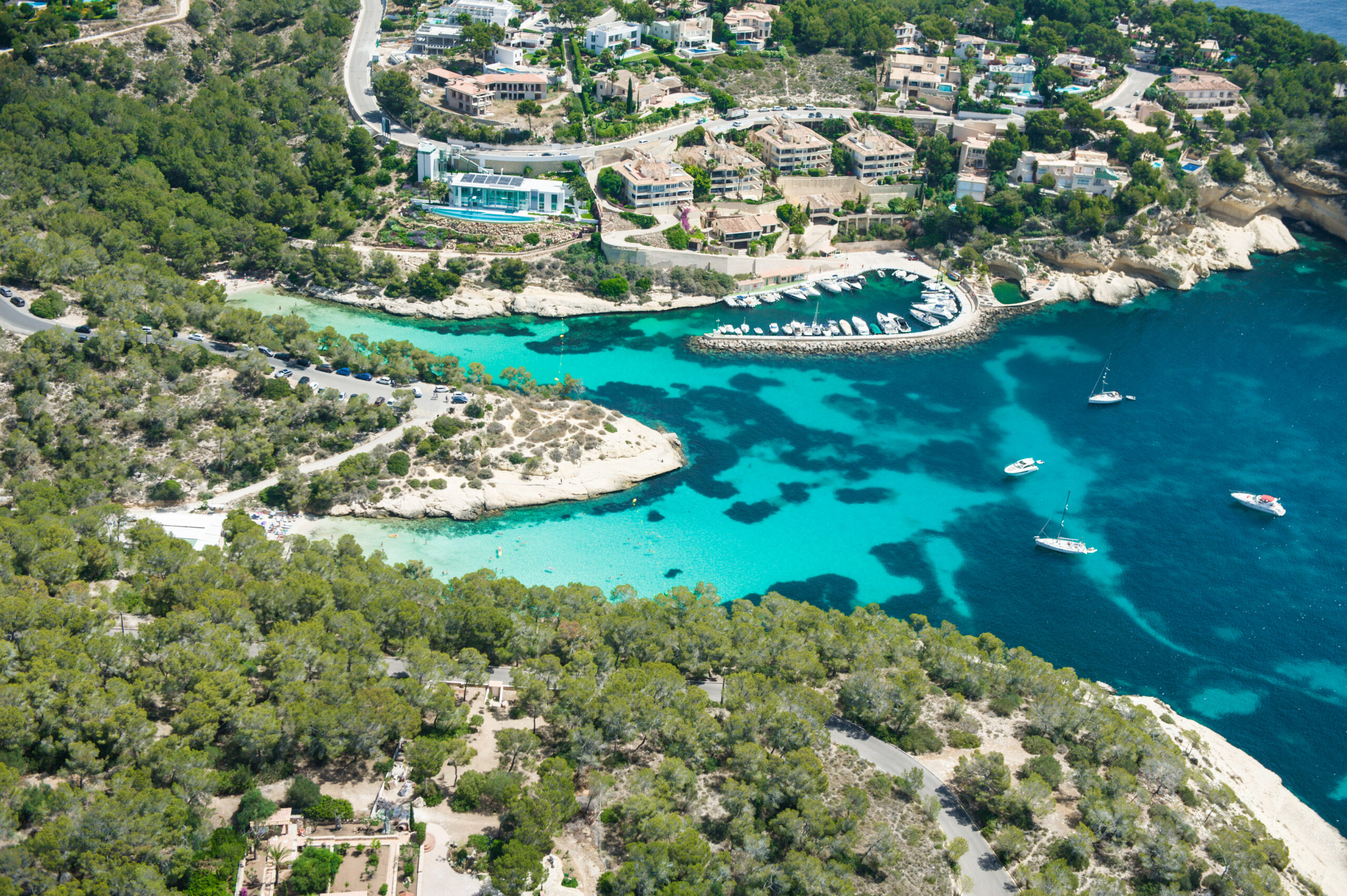 Explorando Mallorca: descubre lo mejor de Calvià: playas, vida nocturna, deportes y gastronomía
