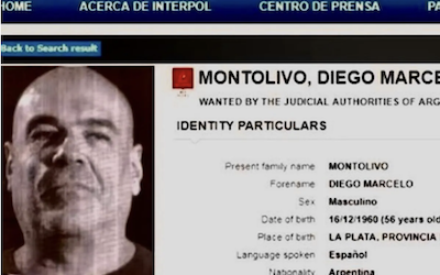 Policías disfrazados de bomberos