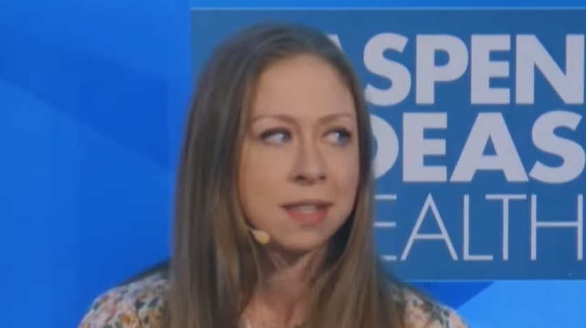 Los Clinton presionan para que Chelsea obtenga el puesto de embajadora si Kamala Harris se convierte en presidenta: informe