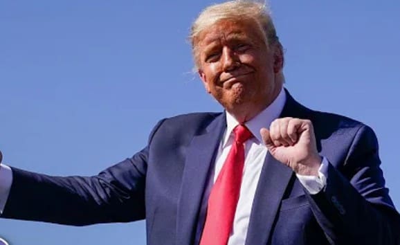 Juez federal ordena a Trump que deje de robar música de Isaac Hayes
