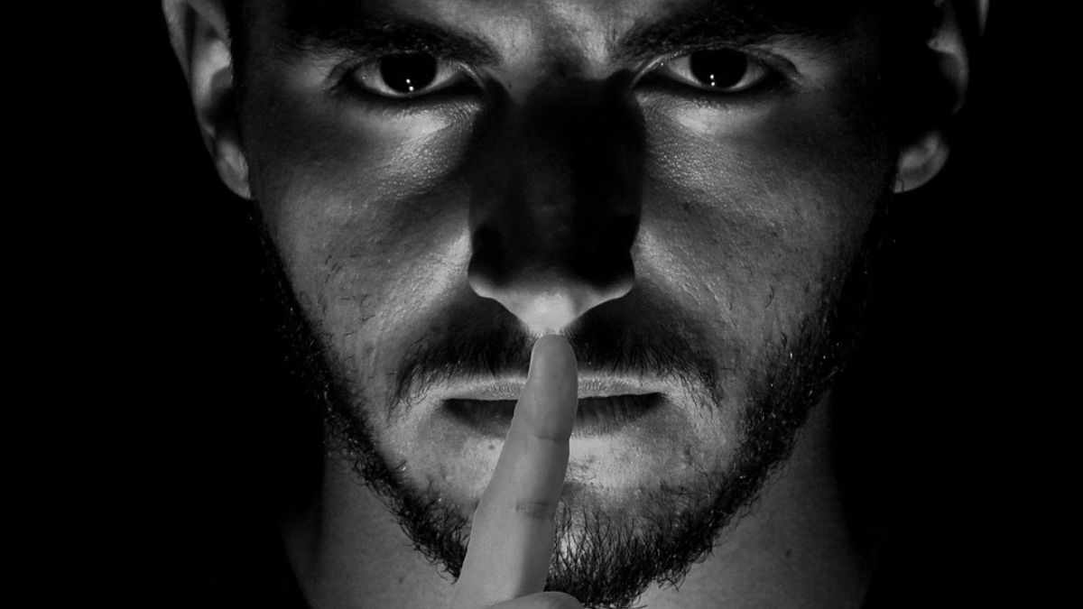 Encuesta: La mayoría dice que la Primera Enmienda “va demasiado lejos”