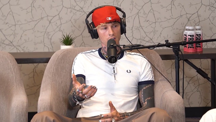 Machine Gun Kelly le responde a Sean Strickland: “Cállate la boca”