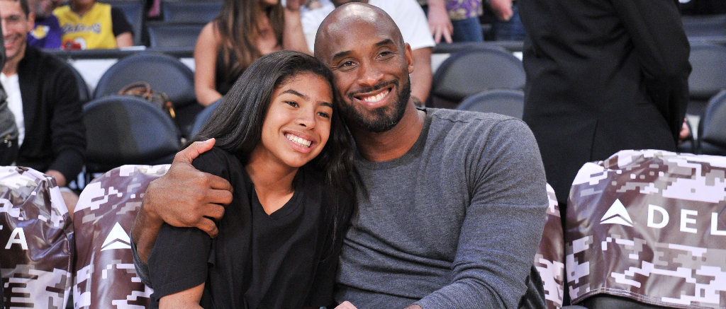 Los Lakers presentaron una increíble estatua de Kobe y Gianna Bryant