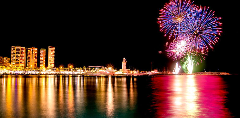 Los mejores lugares para ver los fuegos artificiales de la Feria de Málaga « Euro Weekly News